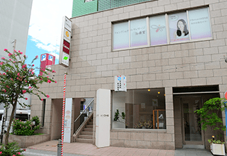 プライベートな空間で、リラックス出来る音楽、専門知識を有しているファンクショナルマッサージ藤沢院。